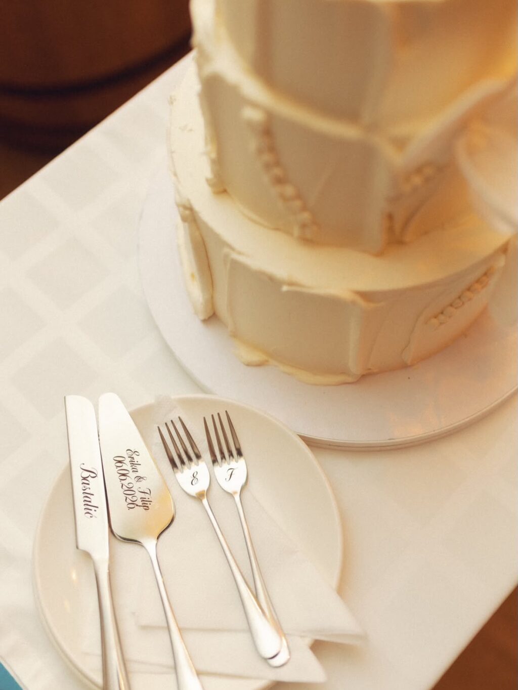 Instagram post from moncheri_patisserie. This post is in position 2.