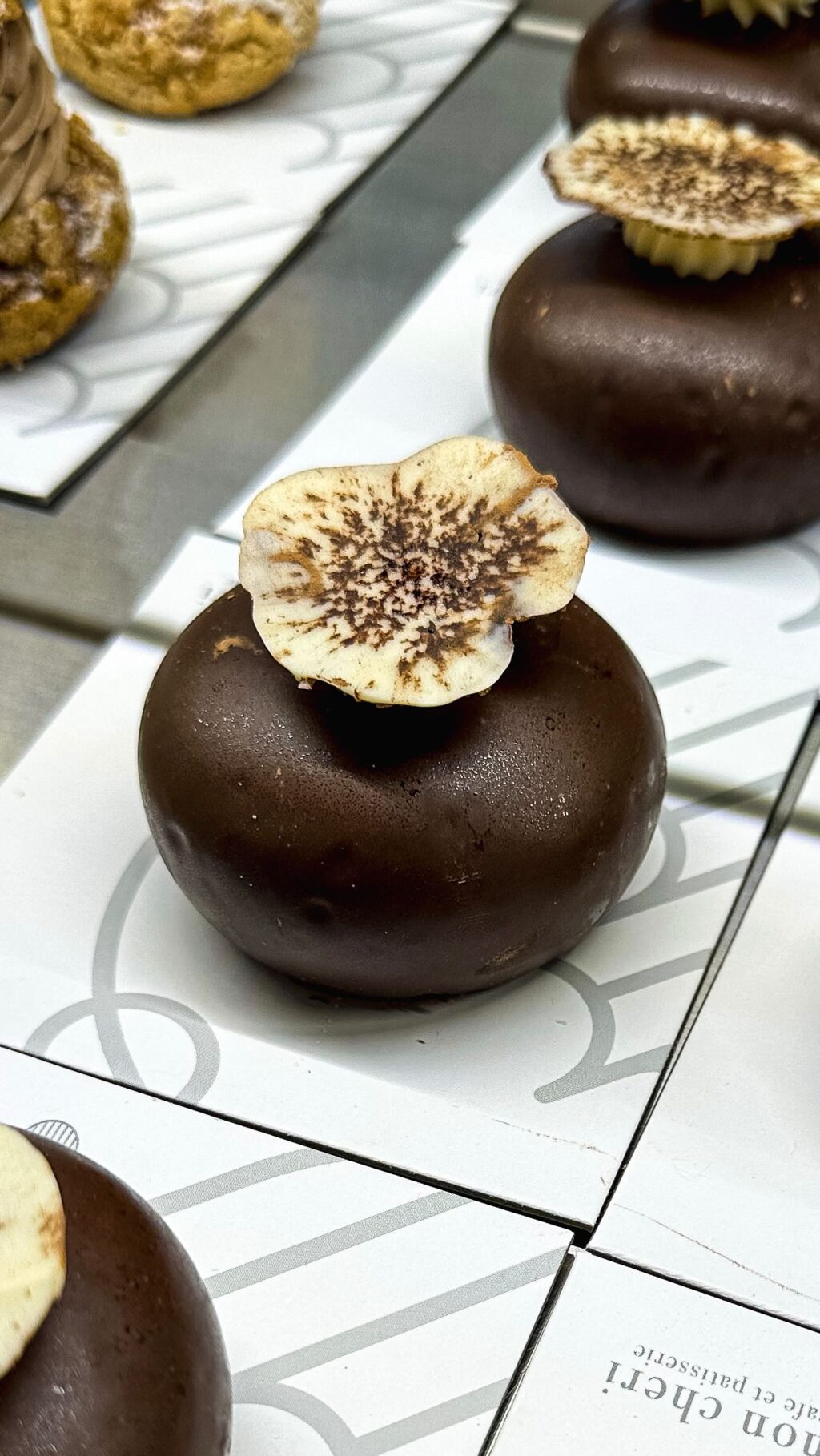 Instagram post from moncheri_patisserie. This post is in position 0.